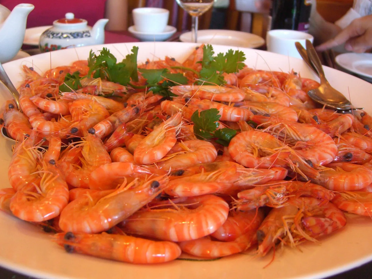 Tôm luộc (bữa tối ngày 1)